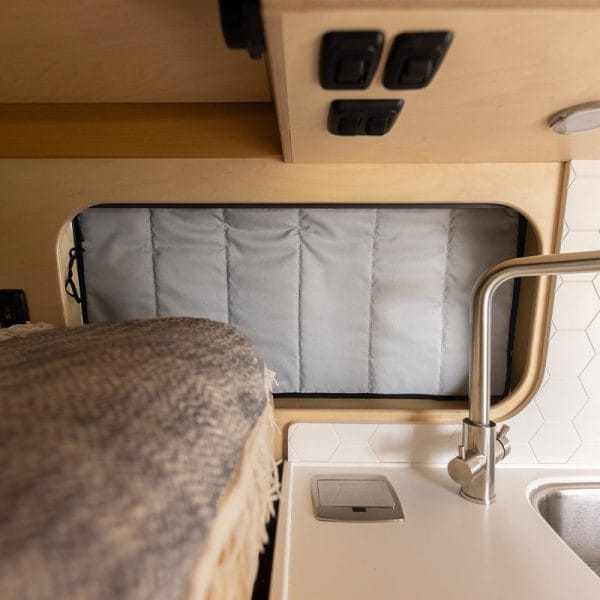 Rear cabin kitchen window – Insulated privacy panel - (RAVEN model) Sprinter