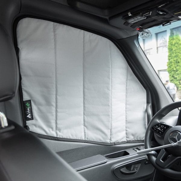 Driver and passenger front door - Insulated privacy panel - Sprinter - Image 4